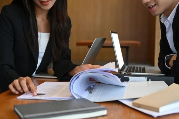 Job seeker explaining a resume gap during a 2026 job search